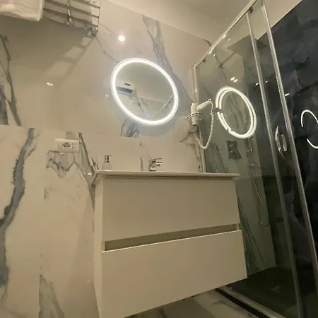 The Nest Of Via Toledo Neapol